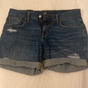Gap midrise 5” Denim shorts with distressed detail medium destroy, cuffed